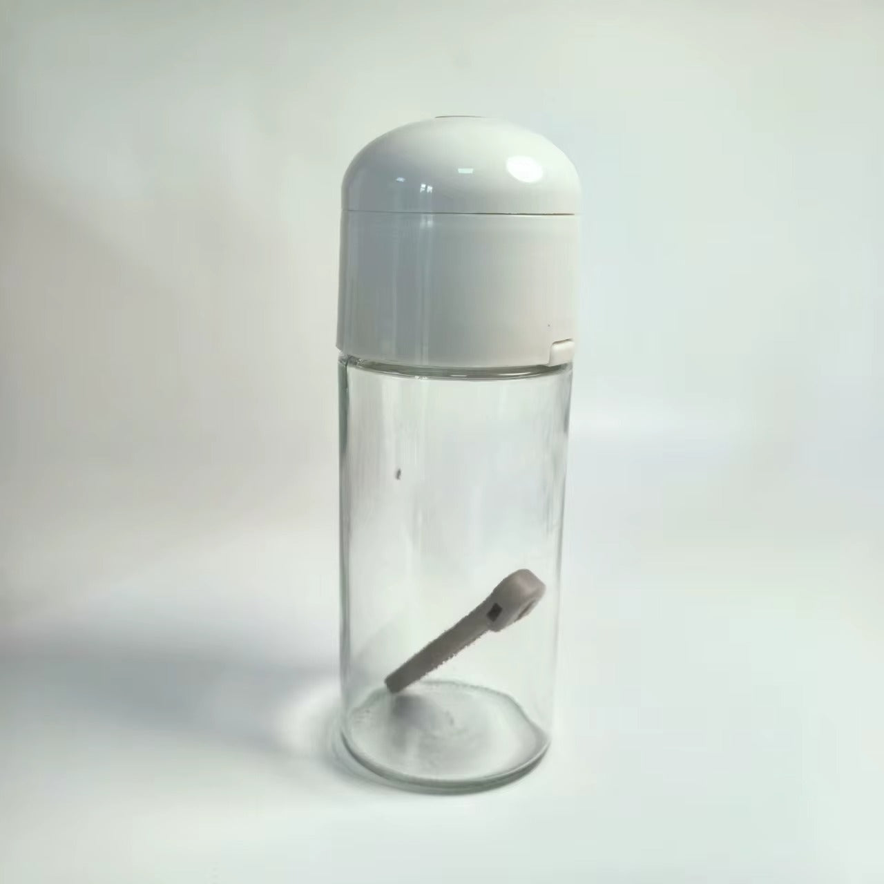 وعاء توابل زجاجي عَصري وأنيق – ملاحة بغطاء محكم